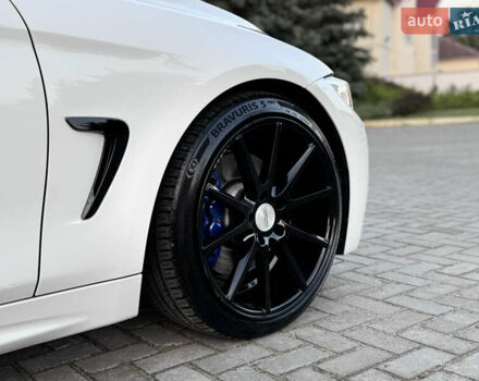 Білий БМВ 4 Серія, об'ємом двигуна 2 л та пробігом 120 тис. км за 18000 $, фото 12 на Automoto.ua