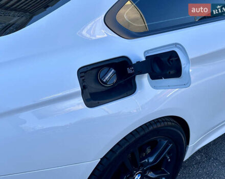 Белый БМВ 4 Серия, объемом двигателя 2 л и пробегом 104 тыс. км за 17800 $, фото 16 на Automoto.ua