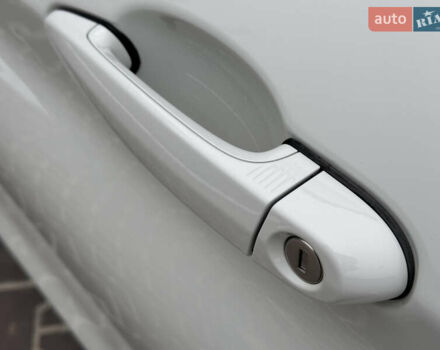 Білий БМВ 4 Серія, об'ємом двигуна 2 л та пробігом 87 тис. км за 21400 $, фото 32 на Automoto.ua
