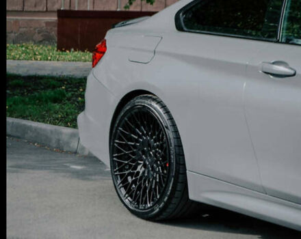 Серый БМВ 4 Серия, объемом двигателя 2.98 л и пробегом 175 тыс. км за 21000 $, фото 5 на Automoto.ua