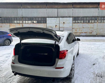 БМВ 5 Серия ГТ 2011 в Киеве на Automoto.ua Белый БМВ 5 Серия ГТ, объемом двигателя 3 л и пробегом 160 тыс. км за 14000 $, фото 13 на Automoto.ua