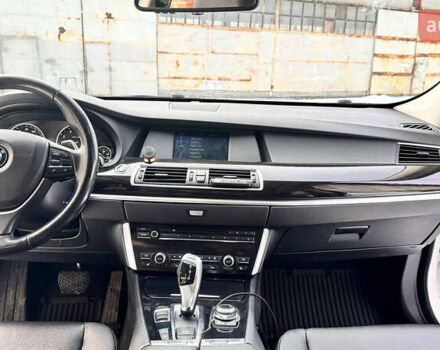 БМВ 5 Серия ГТ 2011 в Киеве на Automoto.ua Белый БМВ 5 Серия ГТ, объемом двигателя 3 л и пробегом 160 тыс. км за 14000 $, фото 3 на Automoto.ua