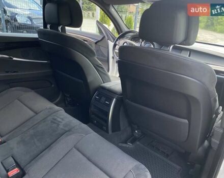 Білий БМВ 5 Серія ГТ, об'ємом двигуна 2.98 л та пробігом 150 тис. км за 15000 $, фото 26 на Automoto.ua