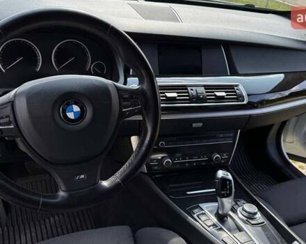 Білий БМВ 5 Серія ГТ, об'ємом двигуна 2.98 л та пробігом 150 тис. км за 15000 $, фото 10 на Automoto.ua