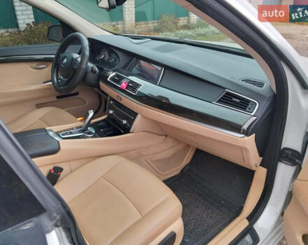 Белый БМВ 5 Серия ГТ, объемом двигателя 2.98 л и пробегом 151 тыс. км за 17500 $, фото 6 на Automoto.ua