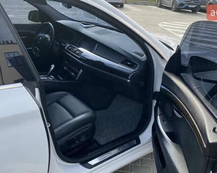 БМВ 5 Серия ГТ 2014 в Ровно на Automoto.ua Белый БМВ 5 Серия ГТ, объемом двигателя 3 л и пробегом 160 тыс. км за 24900 $, фото 25 на Automoto.ua