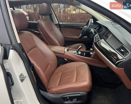 Белый БМВ 5 Серия ГТ, объемом двигателя 3 л и пробегом 156 тыс. км за 15990 $, фото 11 на Automoto.ua