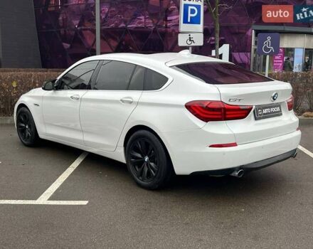 Белый БМВ 5 Серия ГТ, объемом двигателя 3 л и пробегом 156 тыс. км за 15990 $, фото 4 на Automoto.ua