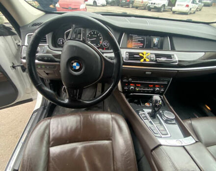 Белый БМВ 5 Серия ГТ, объемом двигателя 3 л и пробегом 204 тыс. км за 18000 $, фото 11 на Automoto.ua