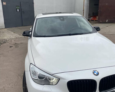 Белый БМВ 5 Серия ГТ, объемом двигателя 3 л и пробегом 204 тыс. км за 18000 $, фото 5 на Automoto.ua