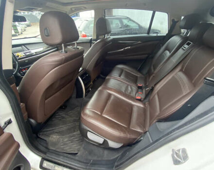 Белый БМВ 5 Серия ГТ, объемом двигателя 3 л и пробегом 204 тыс. км за 18000 $, фото 12 на Automoto.ua