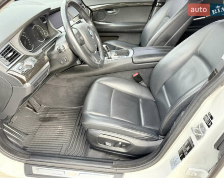 Белый БМВ 5 Серия ГТ, объемом двигателя 2 л и пробегом 110 тыс. км за 25000 $, фото 9 на Automoto.ua