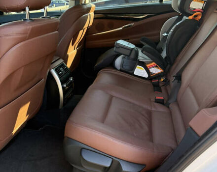 Білий БМВ 5 Серія ГТ, об'ємом двигуна 2 л та пробігом 39 тис. км за 27500 $, фото 18 на Automoto.ua