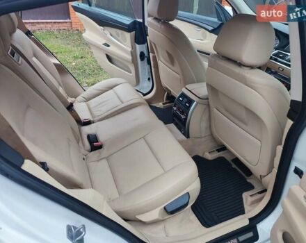 Білий БМВ 5 Серія ГТ, об'ємом двигуна 2 л та пробігом 92 тис. км за 22300 $, фото 38 на Automoto.ua