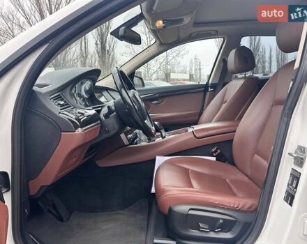 Белый БМВ 5 Серия ГТ, объемом двигателя 2 л и пробегом 205 тыс. км за 23000 $, фото 14 на Automoto.ua