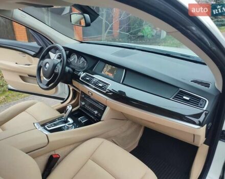 Білий БМВ 5 Серія ГТ, об'ємом двигуна 2 л та пробігом 92 тис. км за 22300 $, фото 17 на Automoto.ua