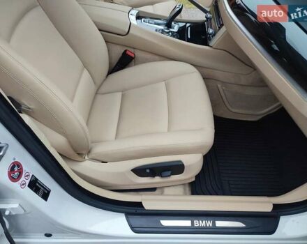 Білий БМВ 5 Серія ГТ, об'ємом двигуна 2 л та пробігом 92 тис. км за 22300 $, фото 32 на Automoto.ua