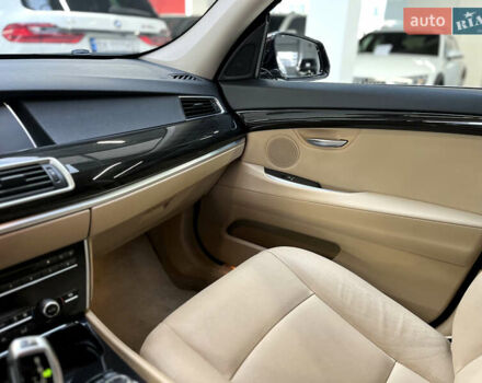 Красный БМВ 5 Серия ГТ, объемом двигателя 2 л и пробегом 165 тыс. км за 19500 $, фото 13 на Automoto.ua