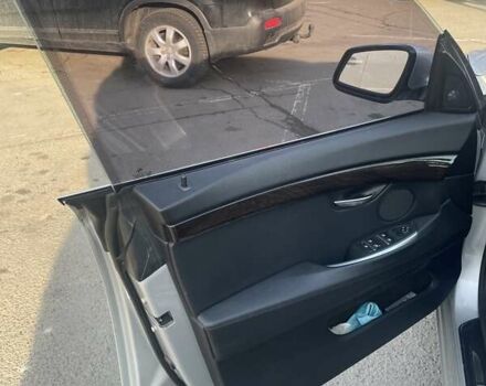 Серый БМВ 5 Серия ГТ, объемом двигателя 2.98 л и пробегом 205 тыс. км за 12000 $, фото 22 на Automoto.ua