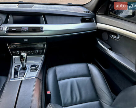 Серый БМВ 5 Серия ГТ, объемом двигателя 3 л и пробегом 222 тыс. км за 15000 $, фото 31 на Automoto.ua