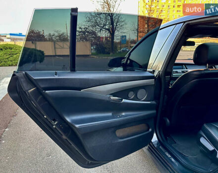 Серый БМВ 5 Серия ГТ, объемом двигателя 3 л и пробегом 222 тыс. км за 15000 $, фото 27 на Automoto.ua