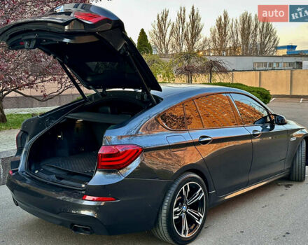 Серый БМВ 5 Серия ГТ, объемом двигателя 3 л и пробегом 222 тыс. км за 15000 $, фото 13 на Automoto.ua