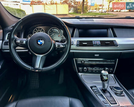 Серый БМВ 5 Серия ГТ, объемом двигателя 3 л и пробегом 222 тыс. км за 15000 $, фото 29 на Automoto.ua