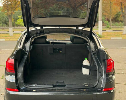 Серый БМВ 5 Серия ГТ, объемом двигателя 3 л и пробегом 230 тыс. км за 19000 $, фото 17 на Automoto.ua