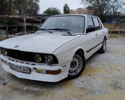 Белый БМВ 5 Серия, объемом двигателя 2.5 л и пробегом 1 тыс. км за 1200 $, фото 1 на Automoto.ua