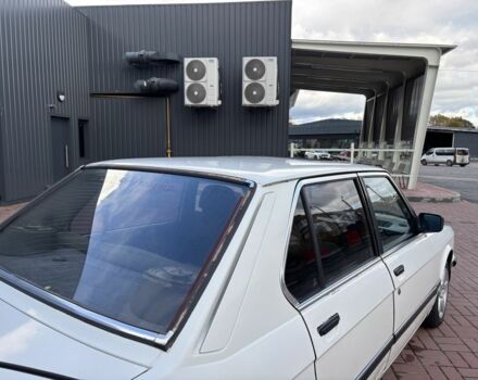 Белый БМВ 5 Серия, объемом двигателя 2.5 л и пробегом 350 тыс. км за 1300 $, фото 9 на Automoto.ua