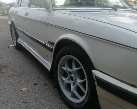 Белый БМВ 5 Серия, объемом двигателя 1.8 л и пробегом 200 тыс. км за 1000 $, фото 2 на Automoto.ua