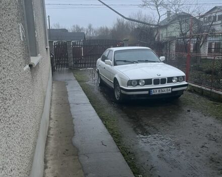 Белый БМВ 5 Серия, объемом двигателя 2 л и пробегом 560 тыс. км за 2200 $, фото 1 на Automoto.ua