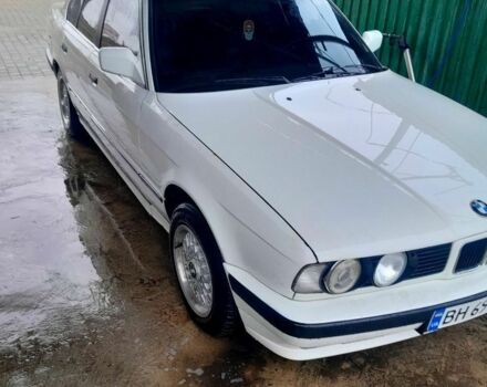 Белый БМВ 5 Серия, объемом двигателя 3.4 л и пробегом 200 тыс. км за 2700 $, фото 1 на Automoto.ua