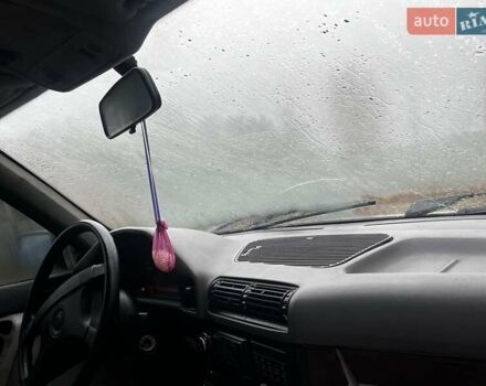 Белый БМВ 5 Серия, объемом двигателя 3.5 л и пробегом 440 тыс. км за 1800 $, фото 3 на Automoto.ua