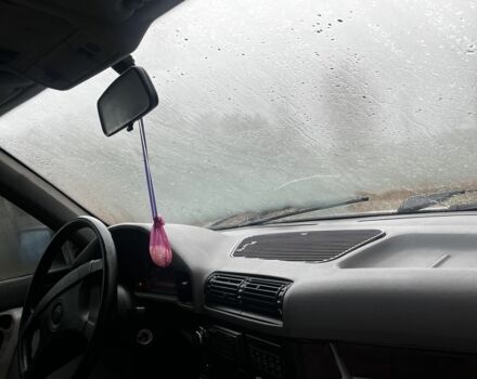 Белый БМВ 5 Серия, объемом двигателя 3.5 л и пробегом 440 тыс. км за 1800 $, фото 4 на Automoto.ua