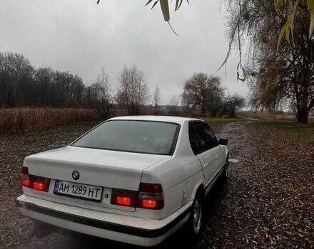 Белый БМВ 5 Серия, объемом двигателя 3.5 л и пробегом 440 тыс. км за 1800 $, фото 2 на Automoto.ua