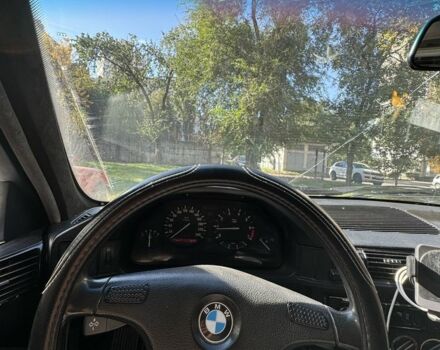 Белый БМВ 5 Серия, объемом двигателя 2.5 л и пробегом 370 тыс. км за 2500 $, фото 3 на Automoto.ua