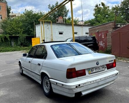 Белый БМВ 5 Серия, объемом двигателя 2 л и пробегом 0 тыс. км за 1399 $, фото 3 на Automoto.ua