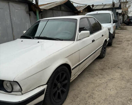 Белый БМВ 5 Серия, объемом двигателя 2 л и пробегом 370 тыс. км за 2500 $, фото 1 на Automoto.ua