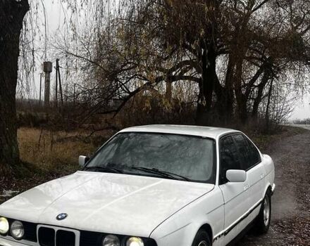 Белый БМВ 5 Серия, объемом двигателя 3.5 л и пробегом 440 тыс. км за 1800 $, фото 4 на Automoto.ua