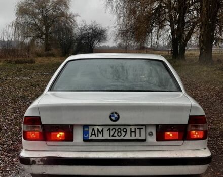 Белый БМВ 5 Серия, объемом двигателя 3.5 л и пробегом 440 тыс. км за 1800 $, фото 2 на Automoto.ua