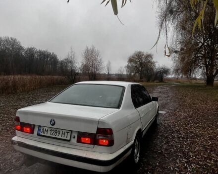 Белый БМВ 5 Серия, объемом двигателя 3.5 л и пробегом 440 тыс. км за 1800 $, фото 3 на Automoto.ua