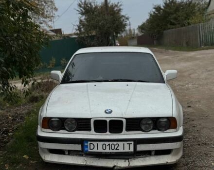 Белый БМВ 5 Серия, объемом двигателя 2 л и пробегом 3 тыс. км за 1300 $, фото 1 на Automoto.ua