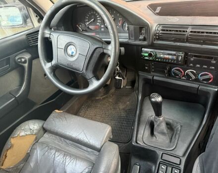 Белый БМВ 5 Серия, объемом двигателя 2 л и пробегом 300 тыс. км за 1950 $, фото 3 на Automoto.ua