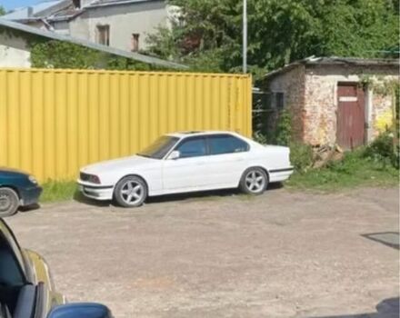 Белый БМВ 5 Серия, объемом двигателя 3.4 л и пробегом 460 тыс. км за 2319 $, фото 15 на Automoto.ua