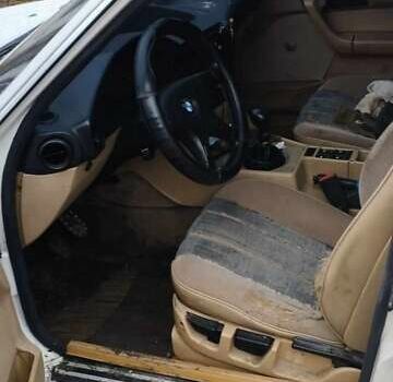 Белый БМВ 5 Серия, объемом двигателя 2.44 л и пробегом 280 тыс. км за 2500 $, фото 2 на Automoto.ua