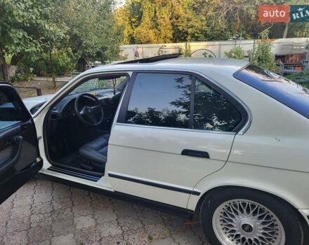 Белый БМВ 5 Серия, объемом двигателя 2.5 л и пробегом 500 тыс. км за 7500 $, фото 4 на Automoto.ua