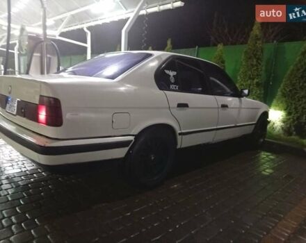 Белый БМВ 5 Серия, объемом двигателя 2 л и пробегом 777 тыс. км за 2500 $, фото 3 на Automoto.ua