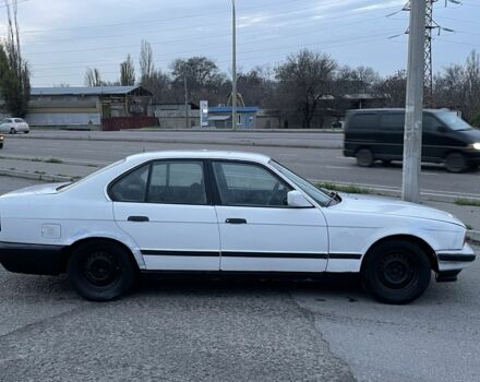 Белый БМВ 5 Серия, объемом двигателя 2 л и пробегом 500 тыс. км за 1350 $, фото 2 на Automoto.ua