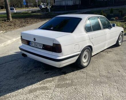 Белый БМВ 5 Серия, объемом двигателя 3.4 л и пробегом 520 тыс. км за 2600 $, фото 2 на Automoto.ua